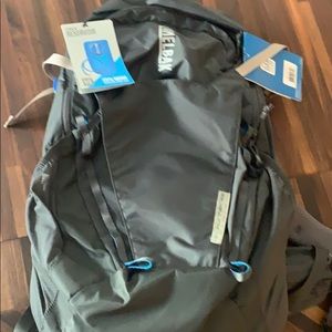 brand new camelbak Rimrunner 22